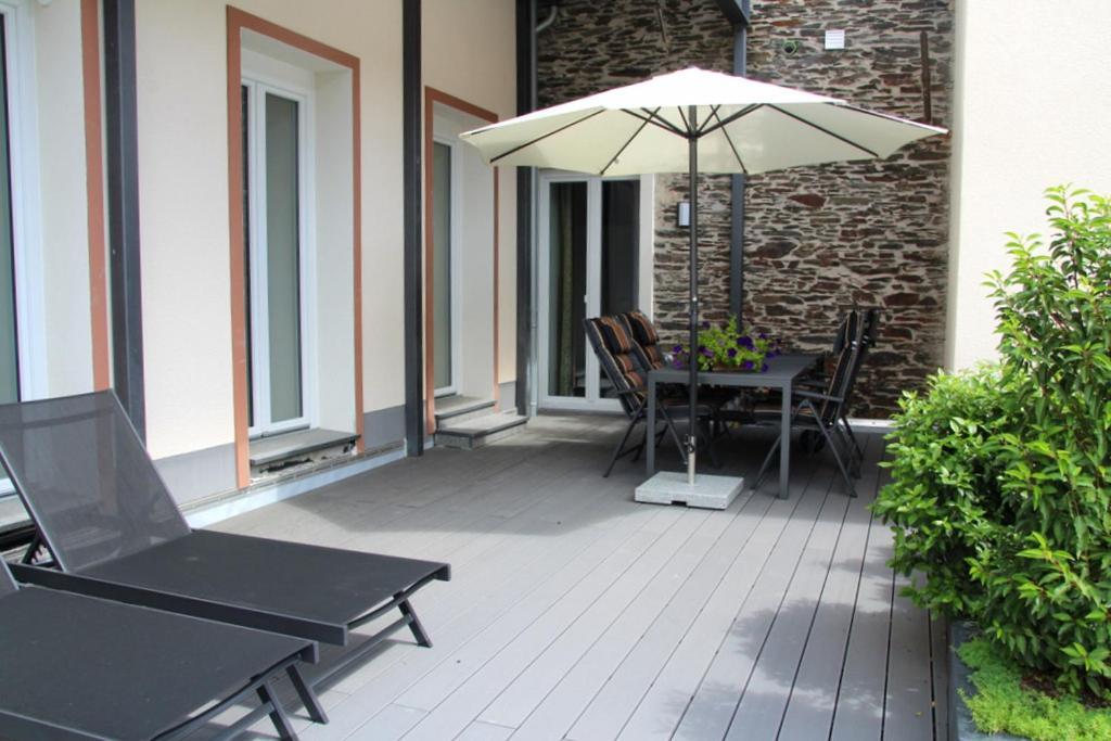 Moselromance - Luxusapartment - Grosse Terrasse - Ruhige Lage Traben-Trarbach Eksteriør bilde
